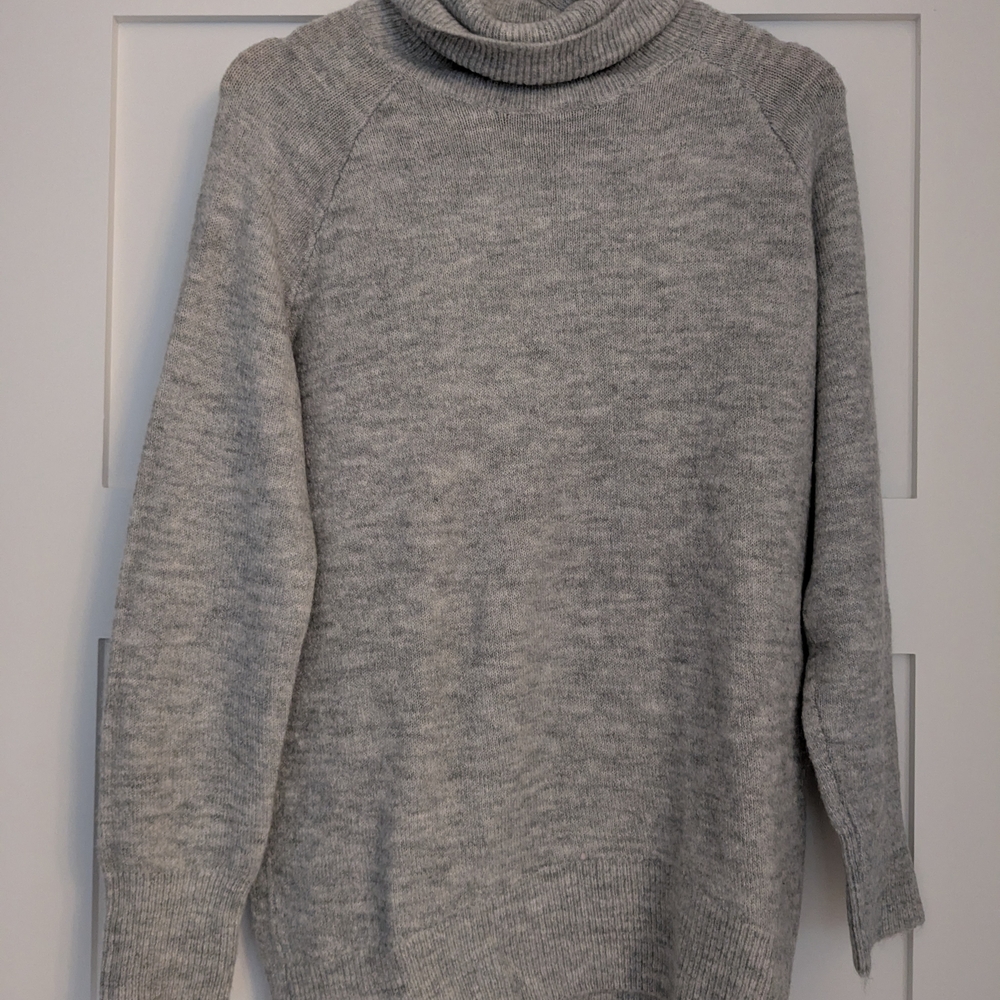 H&M Long Gray Turtleneck Sweater